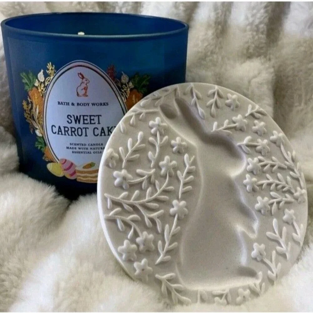 Bath & Body Works Sweet Carrot Cake 3-wick Candle with Ceramic Bunny Lid 14.5 oz